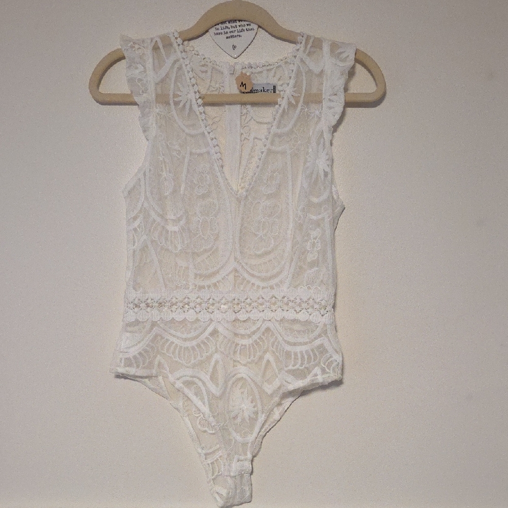 New White Lace Sleeveless Bodysuit M